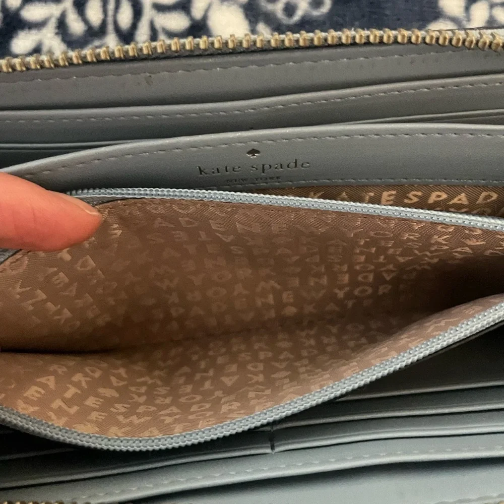 EXCELLENT CONDITION Kate Spade Large Continental Wallet in Light Blue - Picture 8 of 12
